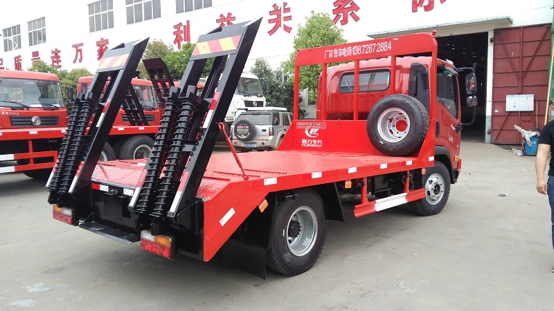 大運(yùn)奧普力國(guó)五藍(lán)牌平板運(yùn)輸車SCS5040TPBCGC型平板挖掘機(jī)運(yùn)輸車