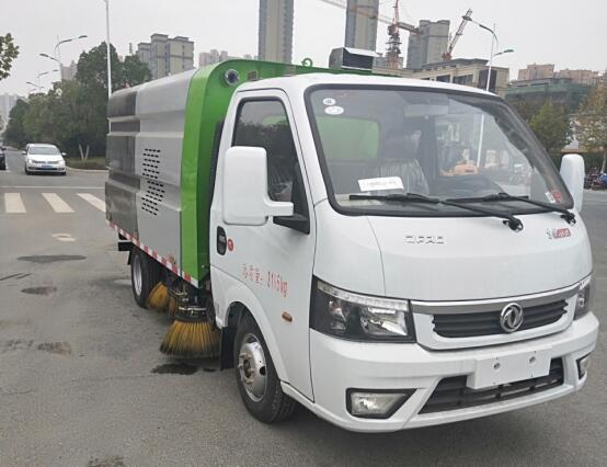 東風(fēng)途逸國六CLW5030TSL6HL型掃路車