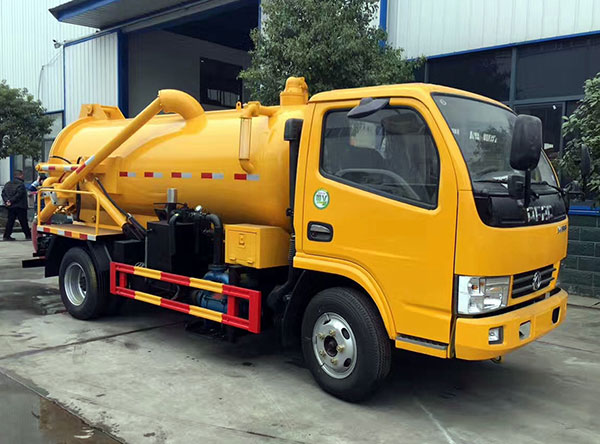 東風吸污車.jpg